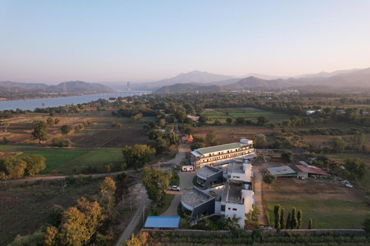 Vasant Vihar Resort Kevadia Екстер'єр фото