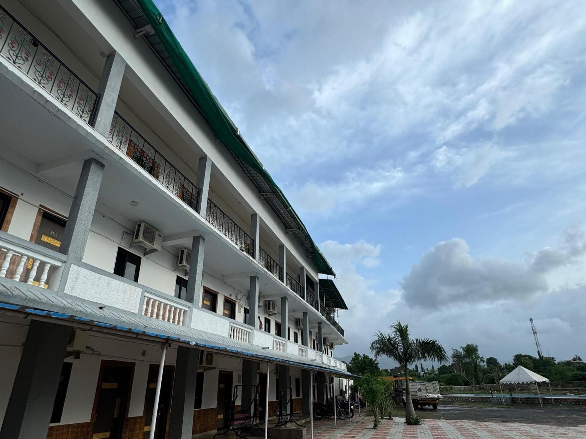 Vasant Vihar Resort Kevadia Екстер'єр фото